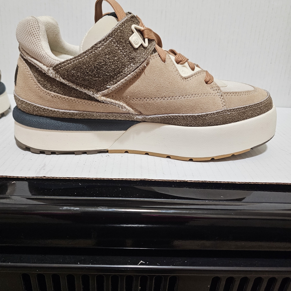 Ugg Goldencush Sneakers Suede Sand Ceramic All Gender Design Sz Men 7 Women 8 - Picture 5 of 15
